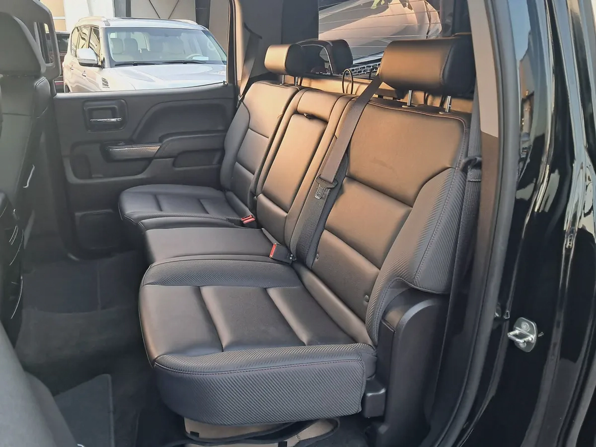 GMC Sierra Pick-up V8 Gcc Specs Accident Free Original Paint Very Well Maintained No Any Issue-12-12