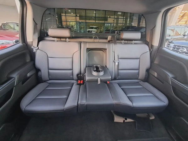 GMC Sierra Pick-up V8 Gcc Specs Accident Free Original Paint Very Well Maintained No Any Issue