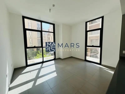 Charming Corner 1BHK Apartment, Cozy & Modern-15