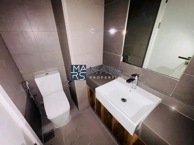 Charming Corner 1BHK Apartment, Cozy & Modern-18
