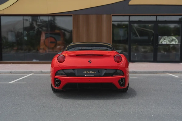 2010 Ferrari California | GCC Specs | Excellent Condition