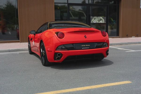 2010 Ferrari California | GCC Specs | Excellent Condition