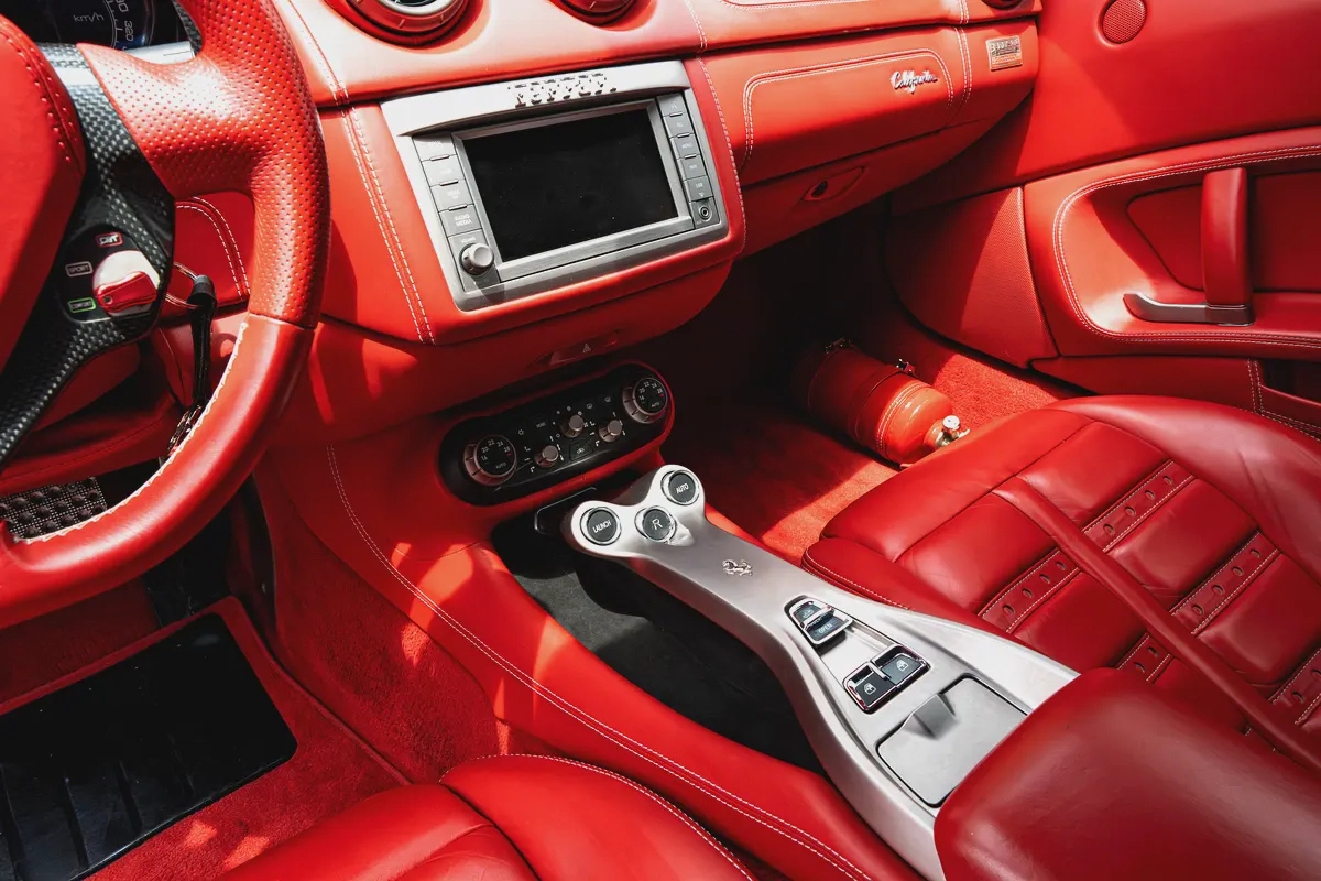 2010 Ferrari California | GCC Specs | Excellent Condition-13-13