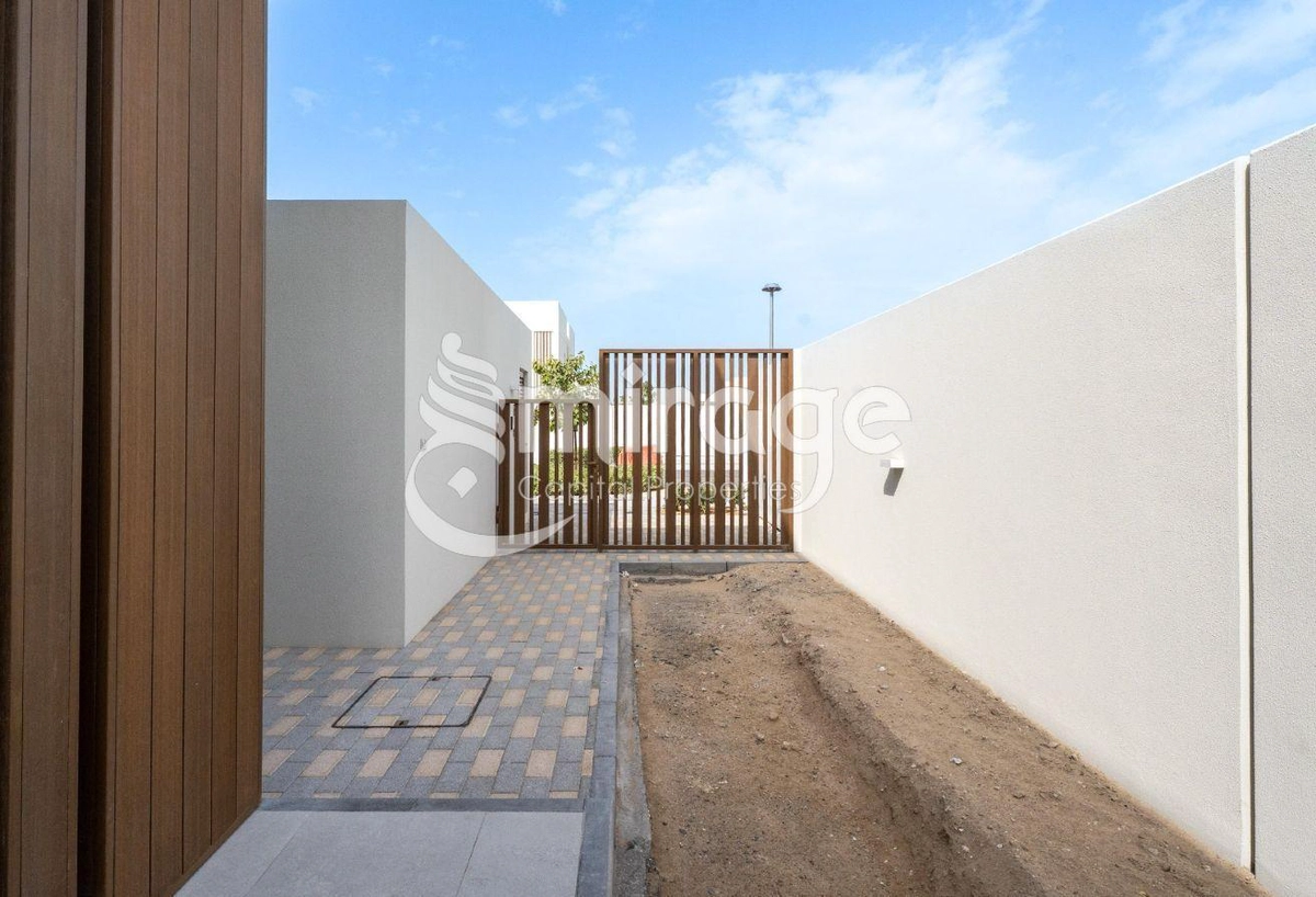 Single Row | Spacious 4BR TH | Premium Location