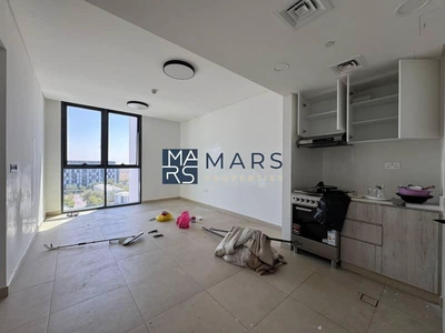 Modern & spacious living 2BR-hearth of sharjah-1