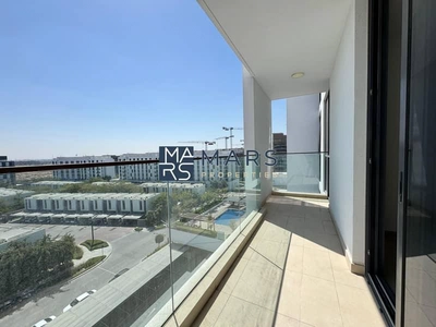 Modern & spacious living 2BR-hearth of sharjah-4