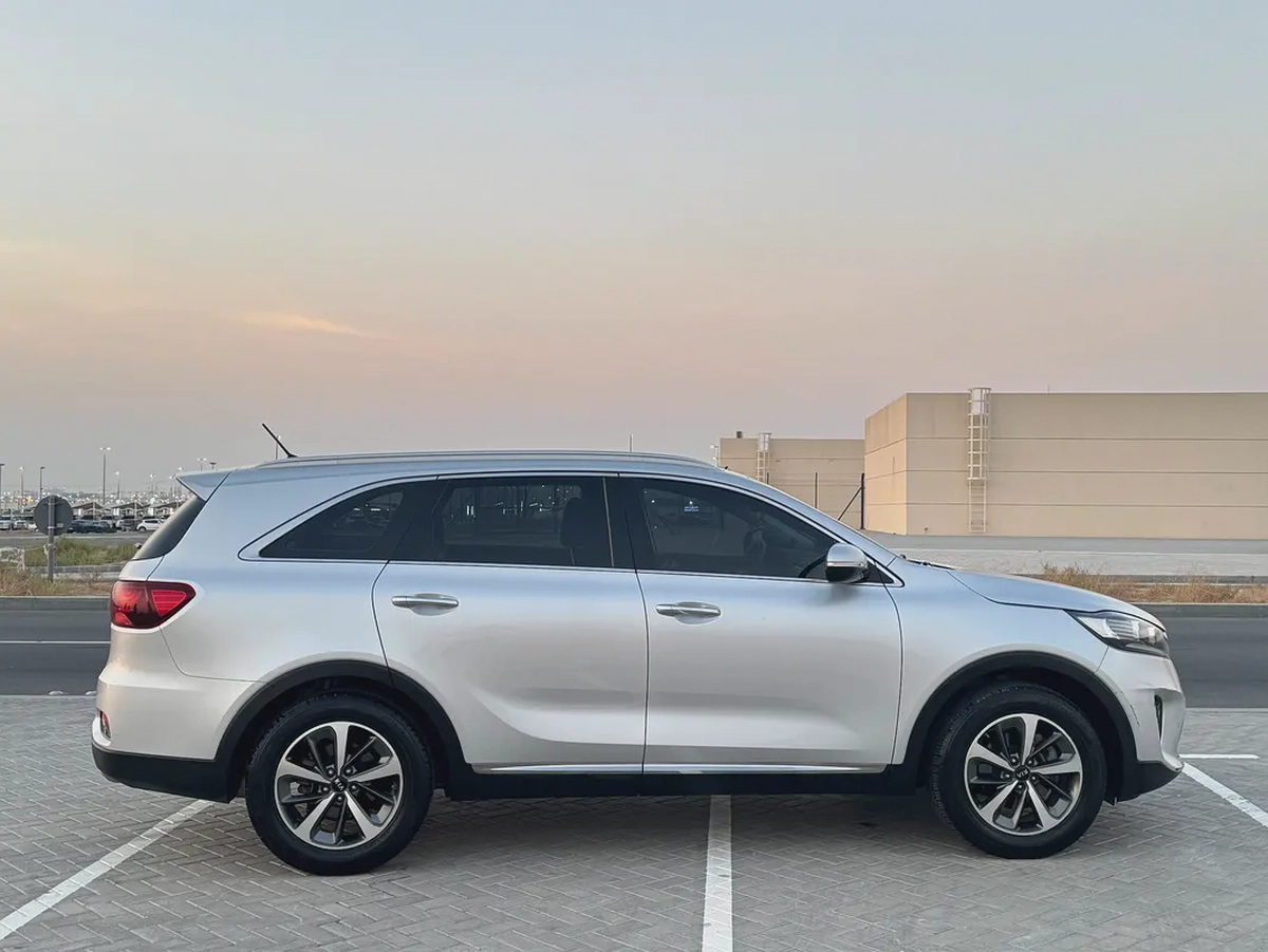 Kia Sorento LX 2019 GCC Specs Super Clean Condition-4-4