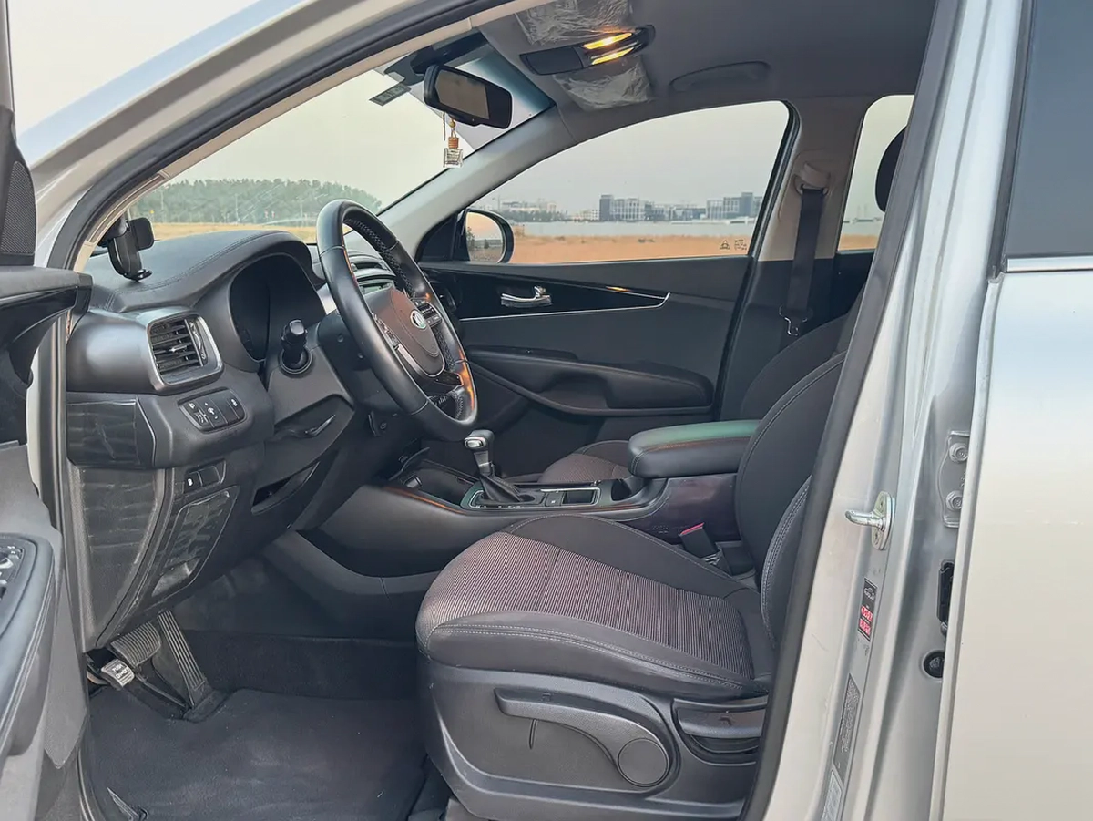 Kia Sorento LX 2019 GCC Specs Super Clean Condition-8-8