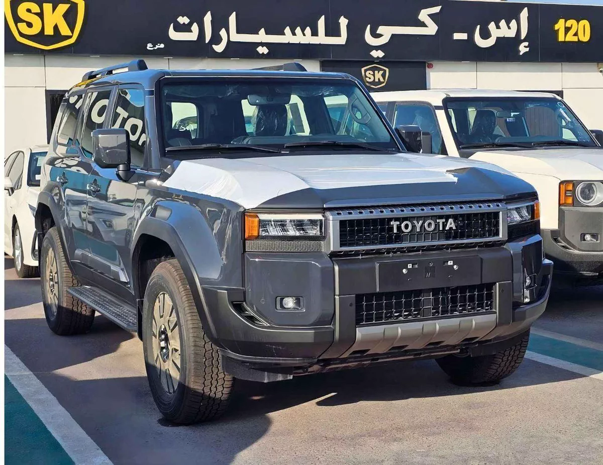 Toyota Prado VXR ALL ROUNDER / 2.4L PETROL V4 / SUNROOF / DRIVER POWER SEAT / COOL BOX / MID OPTION (CODE # R2)-2-0
