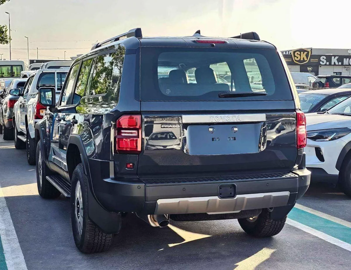 Toyota Prado VXR ALL ROUNDER / 2.4L PETROL V4 / SUNROOF / DRIVER POWER SEAT / COOL BOX / MID OPTION (CODE # R2)-5-0