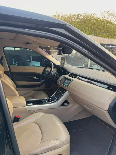 Land Rover Range Rover Evoque 2017 | GCC Specs | Well Maintained-8