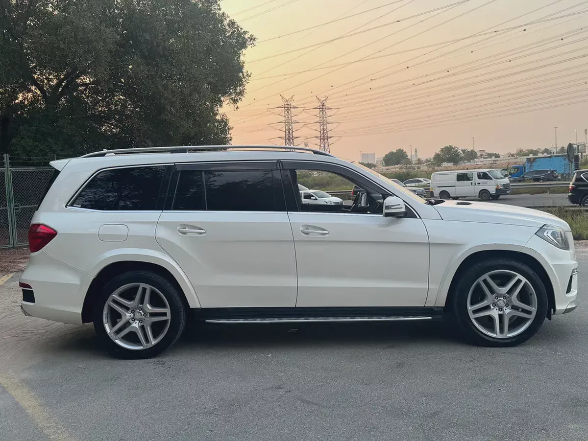 Pristine Mercedes-Benz GL 550 4MATIC 2015 | GCC Specs | Full Service History-3-3