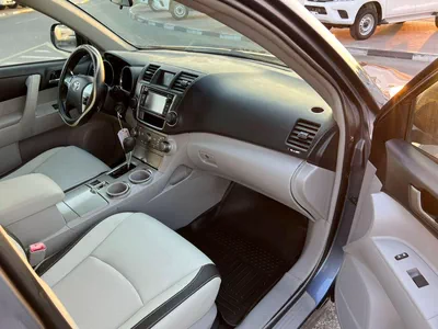 Toyota Highlander  2013 Toyota Highlander MidOption - 2 .7L V4-  Rear Camera - 7 Leather Seats-15
