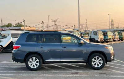 Toyota Highlander  2013 Toyota Highlander MidOption - 2 .7L V4-  Rear Camera - 7 Leather Seats-4