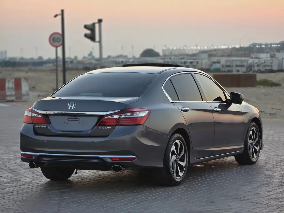 2017 Honda Accord V6 Sport - GCC Specs - Excellent Condition-18-18