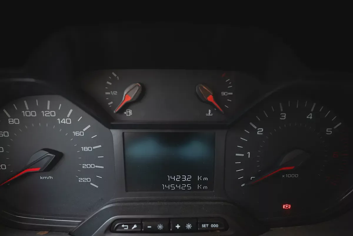 Peugeot Partner | Delivery Van | GCC Specs | Ref#P21471-9-9