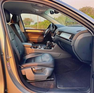 VOLKSWAGEN TOUAREG 2018 V6 FULL SERVICE HISTORY GCC SPEC-17