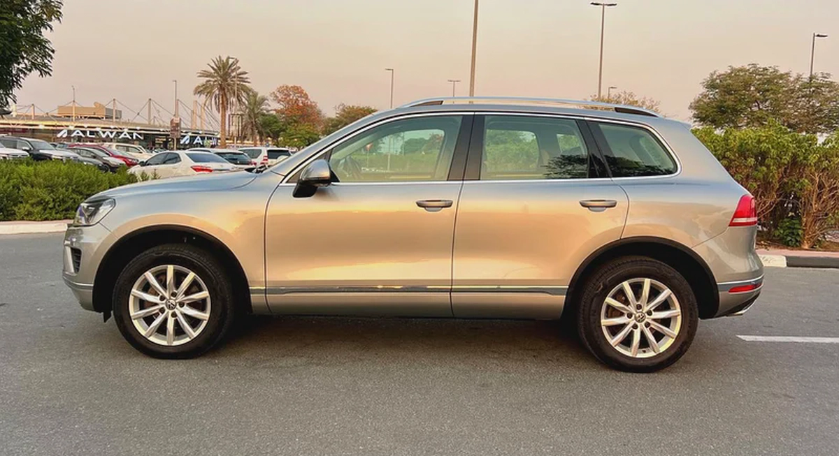 VOLKSWAGEN TOUAREG 2018 V6 FULL SERVICE HISTORY GCC SPEC-4-4