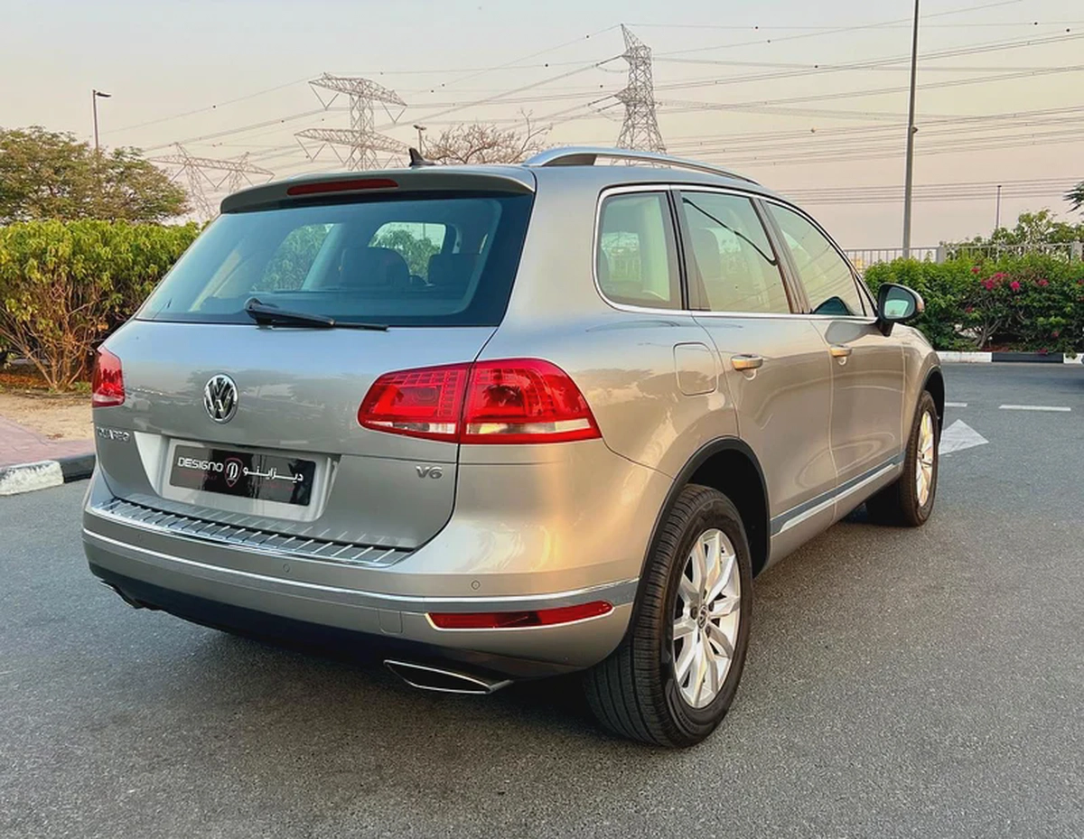 VOLKSWAGEN TOUAREG 2018 V6 FULL SERVICE HISTORY GCC SPEC-5-5