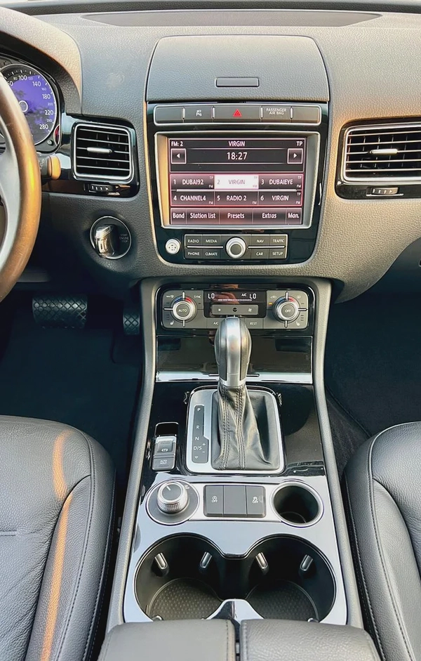 VOLKSWAGEN TOUAREG 2018 V6 FULL SERVICE HISTORY GCC SPEC