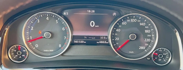 VOLKSWAGEN TOUAREG 2018 V6 FULL SERVICE HISTORY GCC SPEC