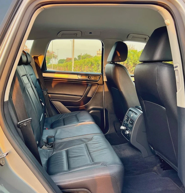 VOLKSWAGEN TOUAREG 2018 V6 FULL SERVICE HISTORY GCC SPEC