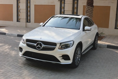 GLC250 COUPE AMG - GCC SPECS - FULL SERVICE HISTORY - ACCIDENT FREE - EXCELENT CONDITION --2