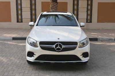 GLC250 COUPE AMG - GCC SPECS - FULL SERVICE HISTORY - ACCIDENT FREE - EXCELENT CONDITION --6
