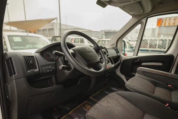 Peugeot Boxer Delivery Van | GCC Specs | Ref#P95395