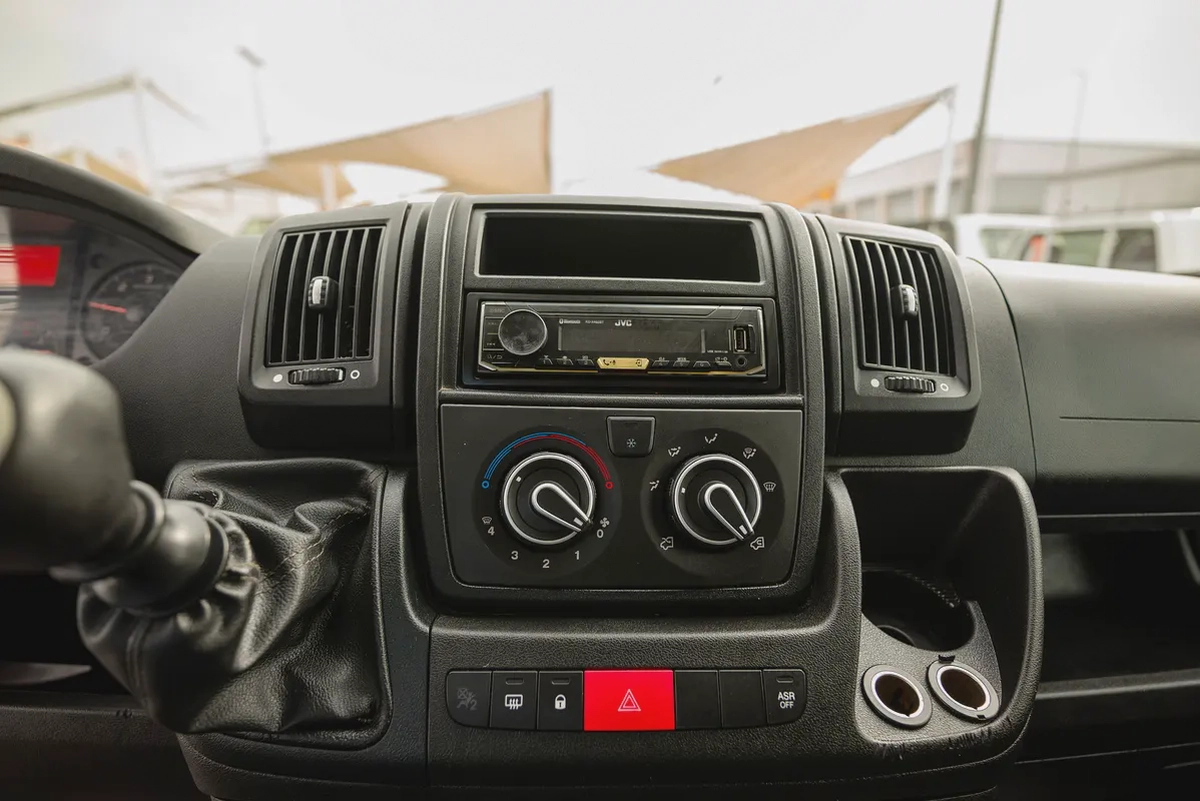 Peugeot Boxer Delivery Van | GCC Specs | Ref#P95395