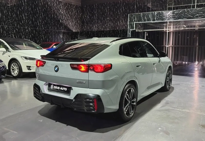 BMW X2 SDrive 18i | GCC | Original paint | Low mileage | AGMC Full service history-3