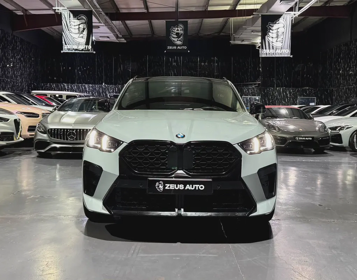 BMW X2 SDrive 18i | GCC | Original paint | Low mileage | AGMC Full service history-1-1