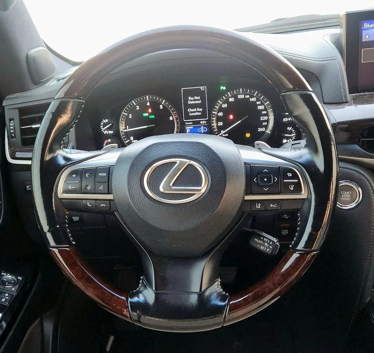 Lexus LX 570 Platinum 5.7L. Al- Futtaim Motors-6-6