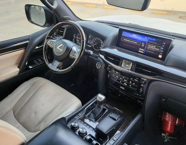Lexus LX 570 Platinum 5.7L. Al- Futtaim Motors