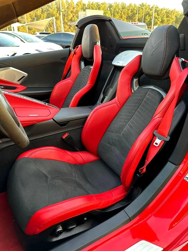 CHEVROLET CORVETTE C8 3LT GCC 2023 70th anniversary Hardtop Convertible Free Contract Service Till