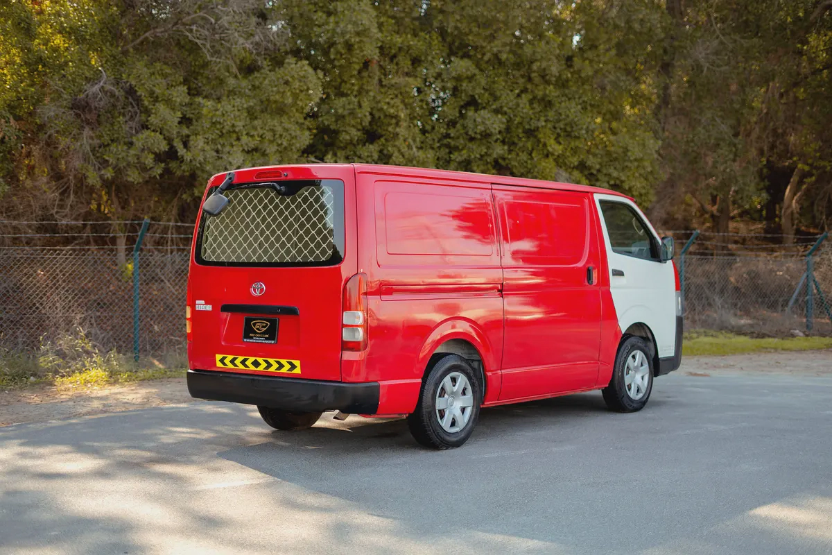 Std-Roof Delivery Van | Manual | GCC Specs | Ref#T90205-2-2