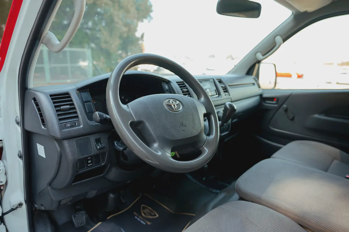 Std-Roof Delivery Van | Manual | GCC Specs | Ref#T90205-10-10
