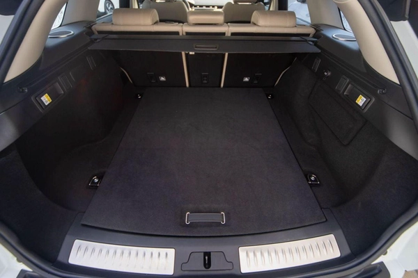 Land Rover Range Rover Velar P250 R-Dynamic 2.0L