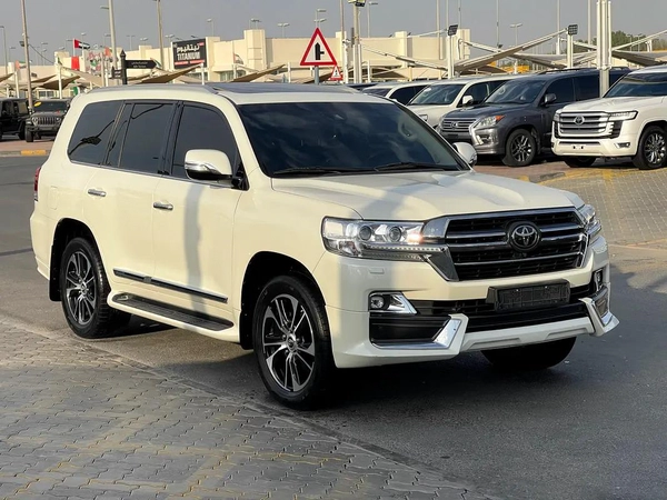 Toyota Land Cruiser VXR Grand Touring 2021 - GCC Specs