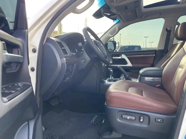 Toyota Land Cruiser VXR Grand Touring 2021 - GCC Specs