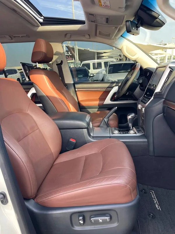Toyota Land Cruiser VXR Grand Touring 2021 - GCC Specs