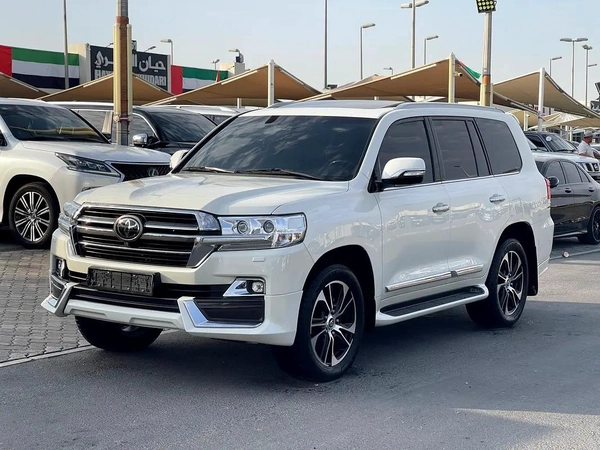 Toyota Land Cruiser VXR Grand Touring 2021 - GCC Specs