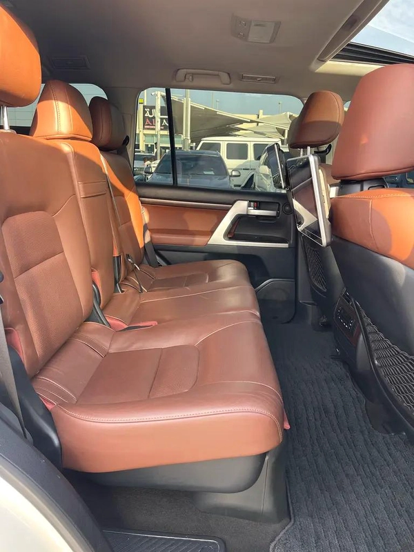 Toyota Land Cruiser VXR Grand Touring 2021 - GCC Specs