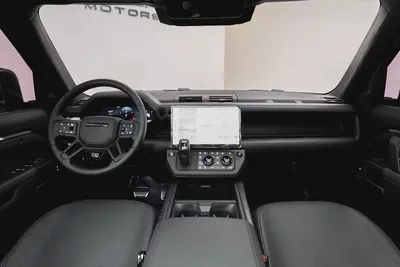 2026 LAND ROVER DEFENDER P635 OCTA BLACK EDITION | GCC DEALER WARRANTY & SERVICES-14