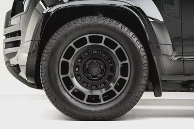 2026 LAND ROVER DEFENDER P635 OCTA BLACK EDITION | GCC DEALER WARRANTY & SERVICES-5