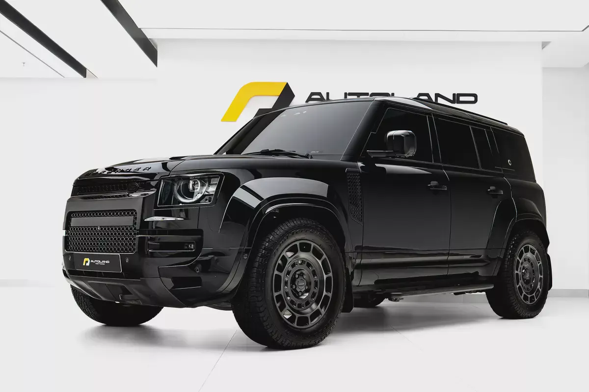 2026 LAND ROVER DEFENDER P635 OCTA BLACK EDITION | GCC DEALER WARRANTY & SERVICES