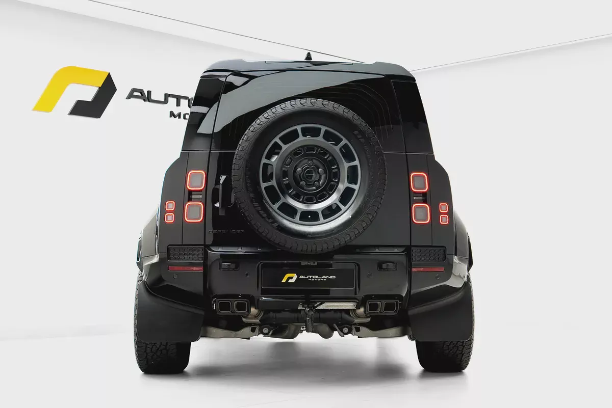 2026 LAND ROVER DEFENDER P635 OCTA BLACK EDITION | GCC DEALER WARRANTY & SERVICES-4-4