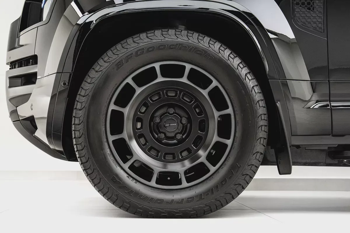 2026 LAND ROVER DEFENDER P635 OCTA BLACK EDITION | GCC DEALER WARRANTY & SERVICES-5-5