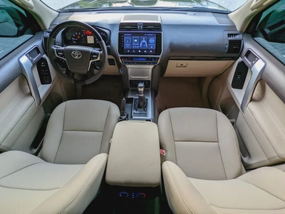 TOYOTA PRADO 2020 GCC V6 IN EXCELLENT CONDITION-2