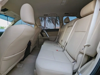 TOYOTA PRADO 2020 GCC V6 IN EXCELLENT CONDITION-4